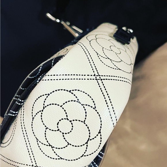 Authentic Channel camera bag full set dust bag, tag, card please serious buyers - Picture 7 of 11